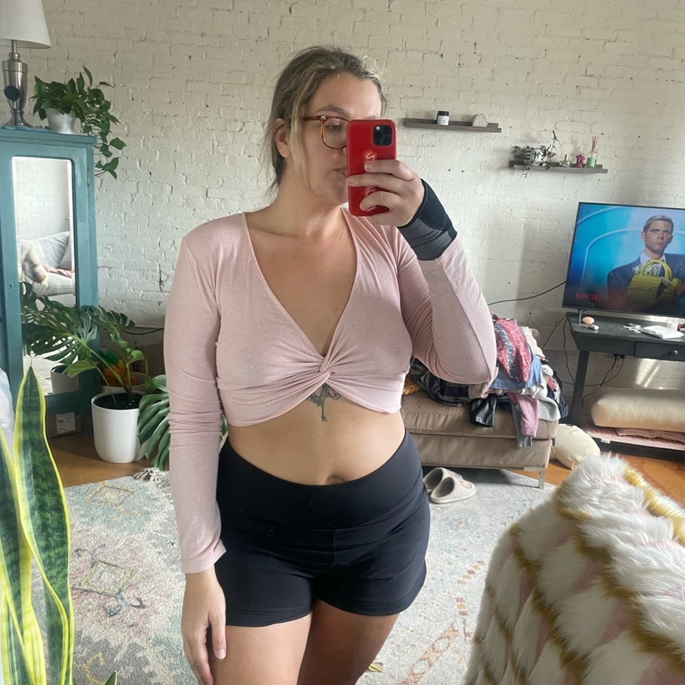 Wild fable twist front top